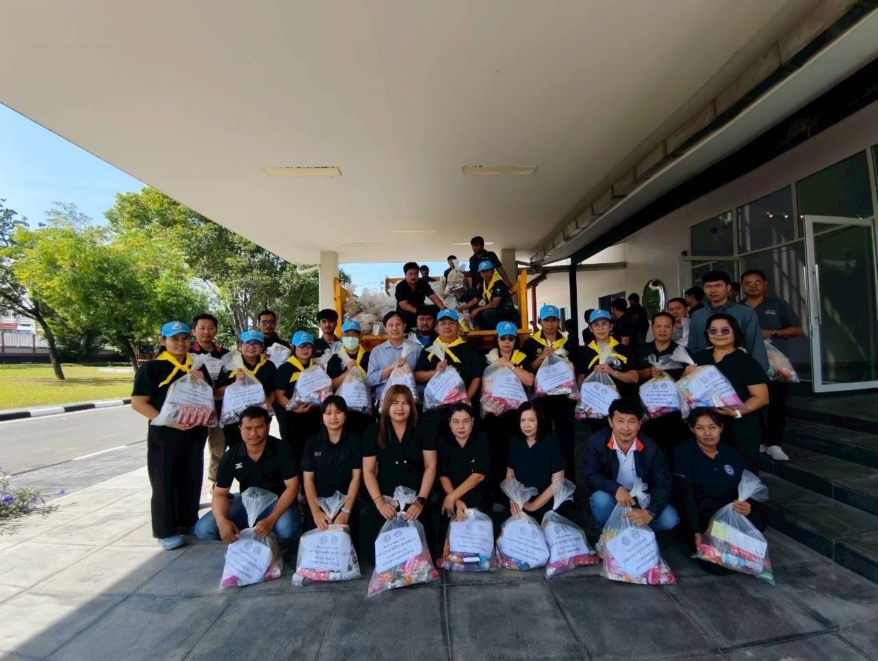 ช่วยเหลือประชาชนที่ได้รับผลกระทบจากเหตุอุทกภัยในภาคใต้